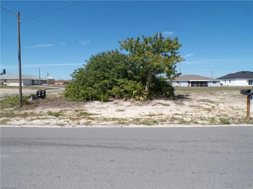 Vacant Land in Cape Coral - Cape Coral, Florida, 33909