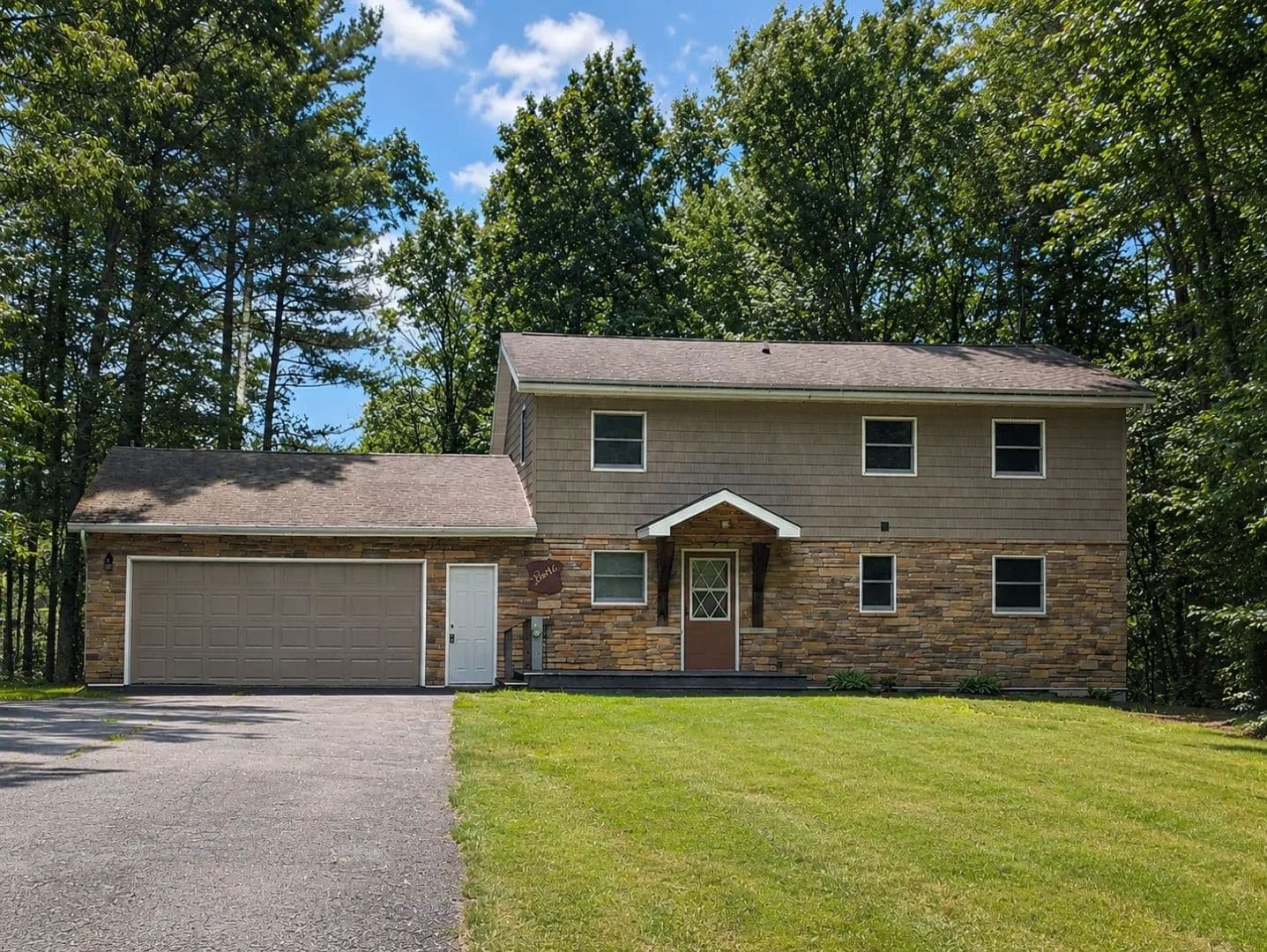 Waterfront Country Home in Tomahawk, Wisconsin for Sale - Tomahawk, Wisconsin, 54487