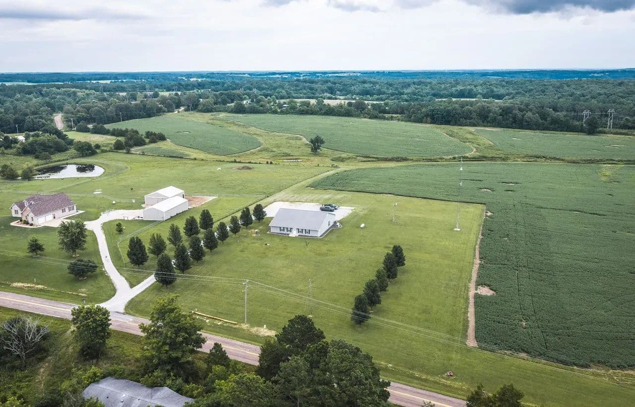 Country Luxury - Marquand, Missouri, 63655
