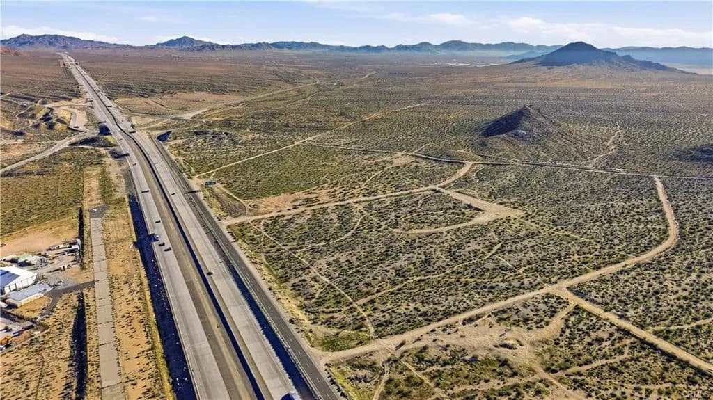Land -Single Family Acreage in Apple Valley - Apple Valley, California, 92307