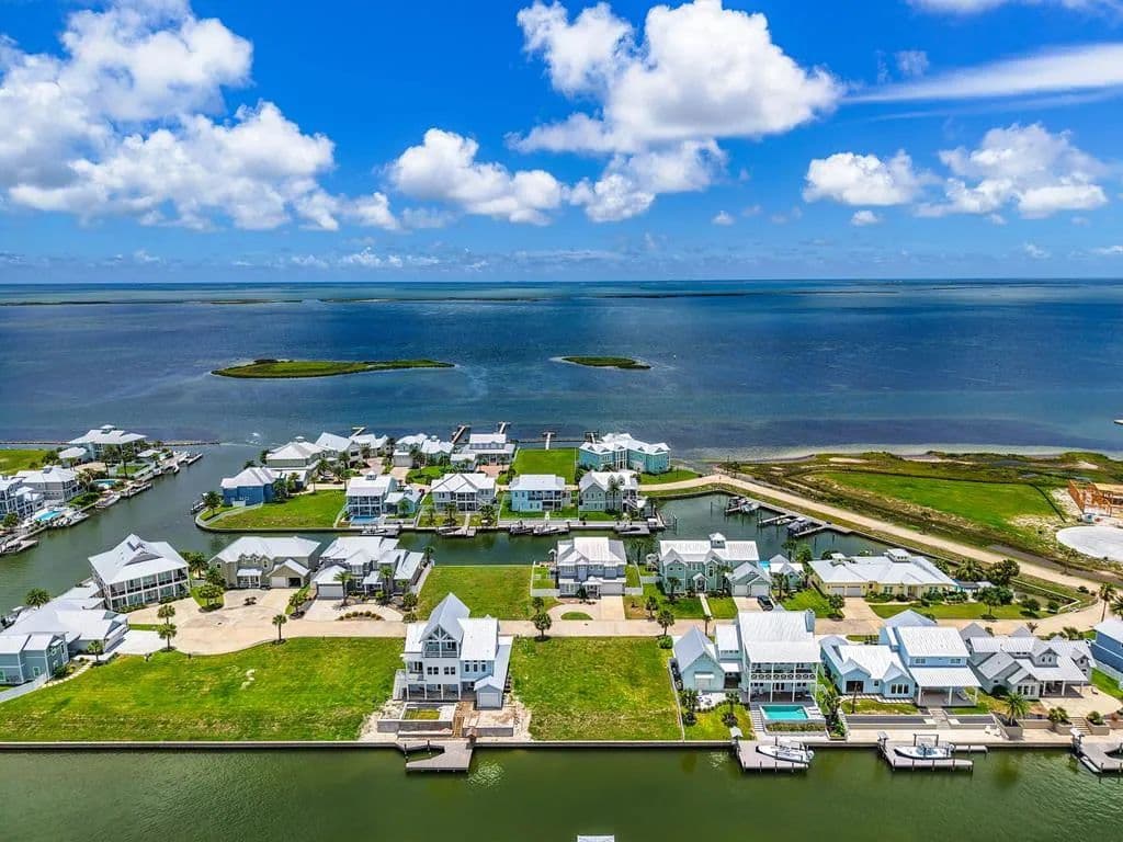 0.19 Acres of Land for Sale in Rockport, Texas - Rockport, Texas, 78382