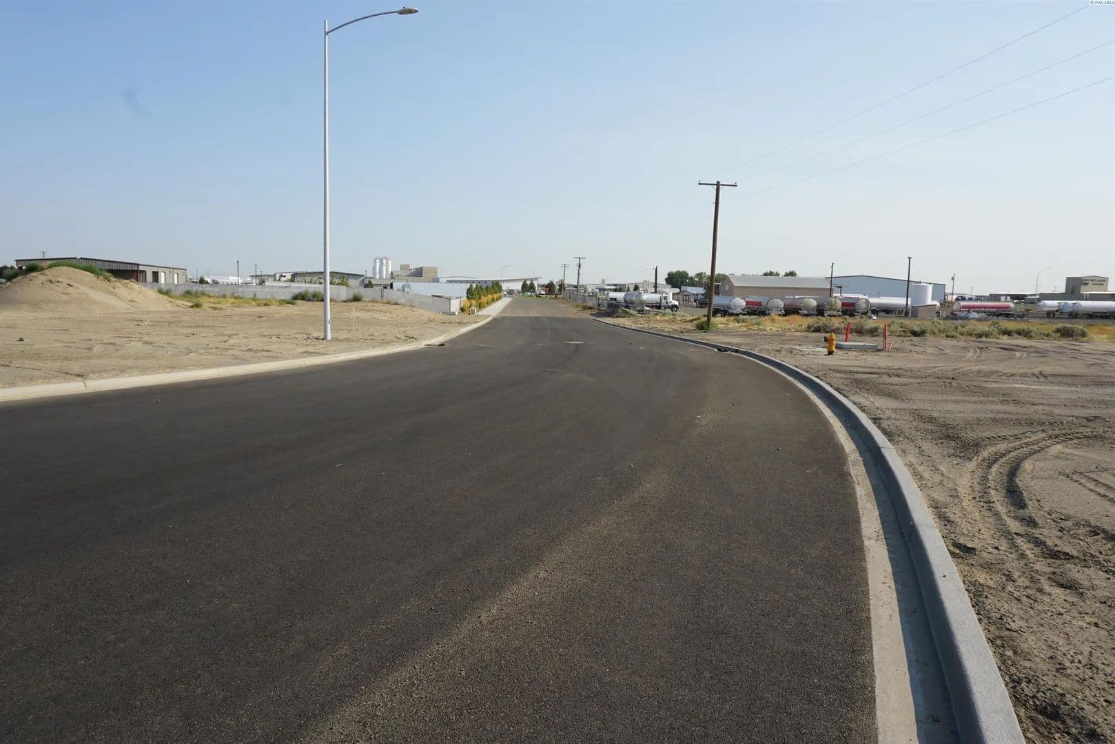 Land -Industrial in Pasco - land for sale