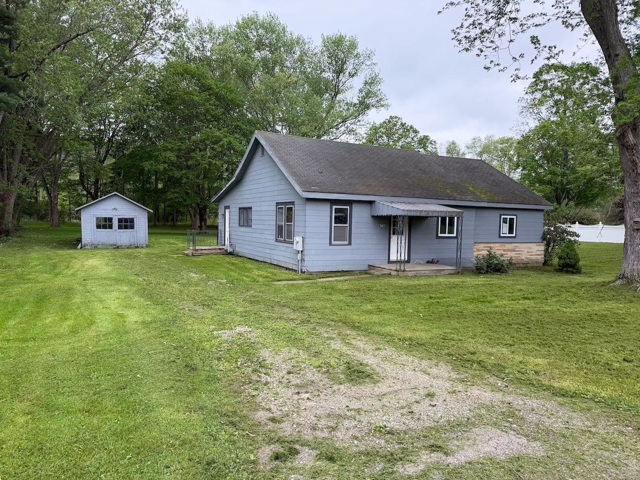 House with Garage bordering the Genesee River in Wellsville NY 3417 Riverside Dr - Wellsville, New York, 14895