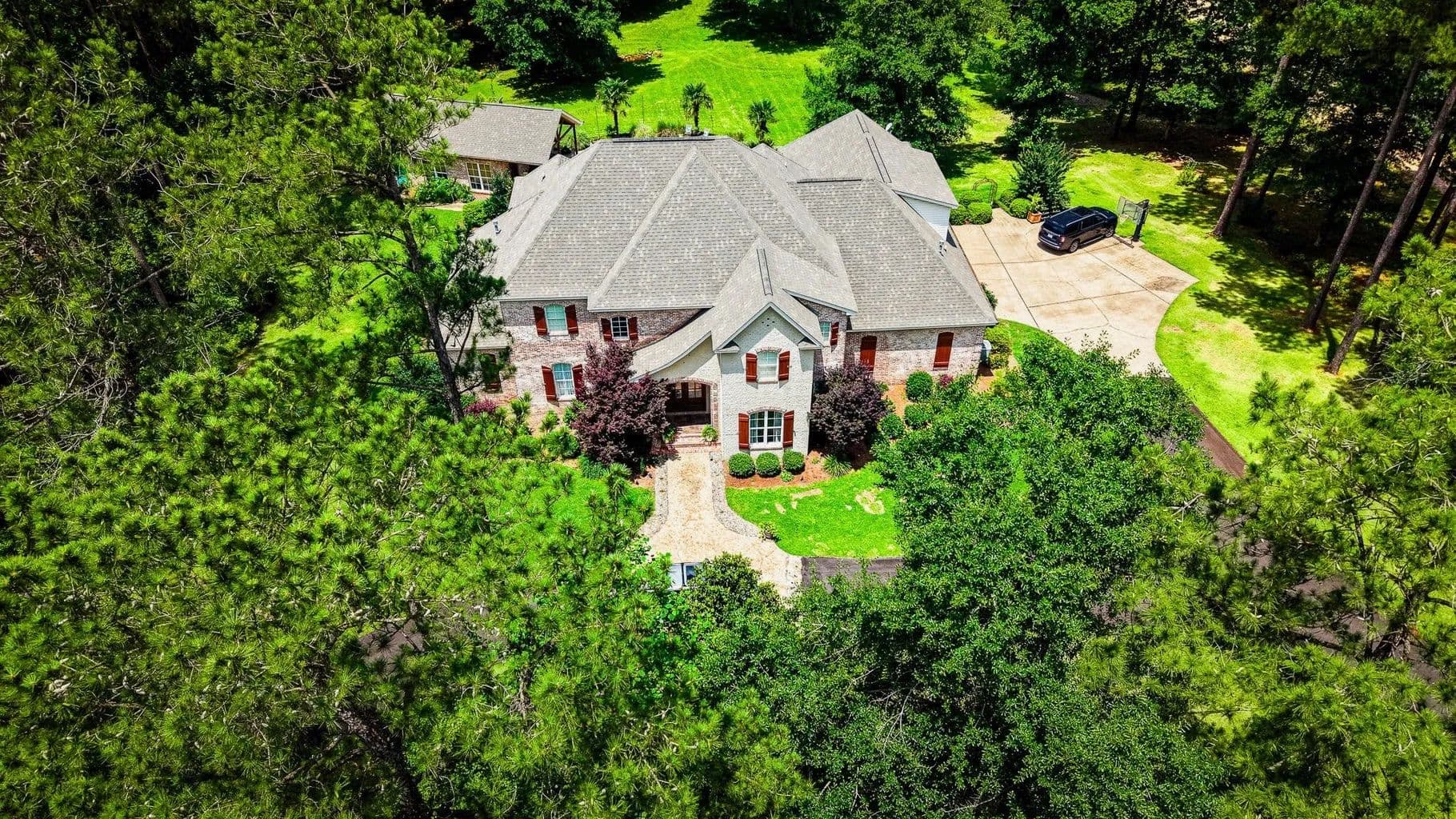 Custom Home on 3 Acres Near Laurel, MS - Ellisville, Mississippi, 39437
