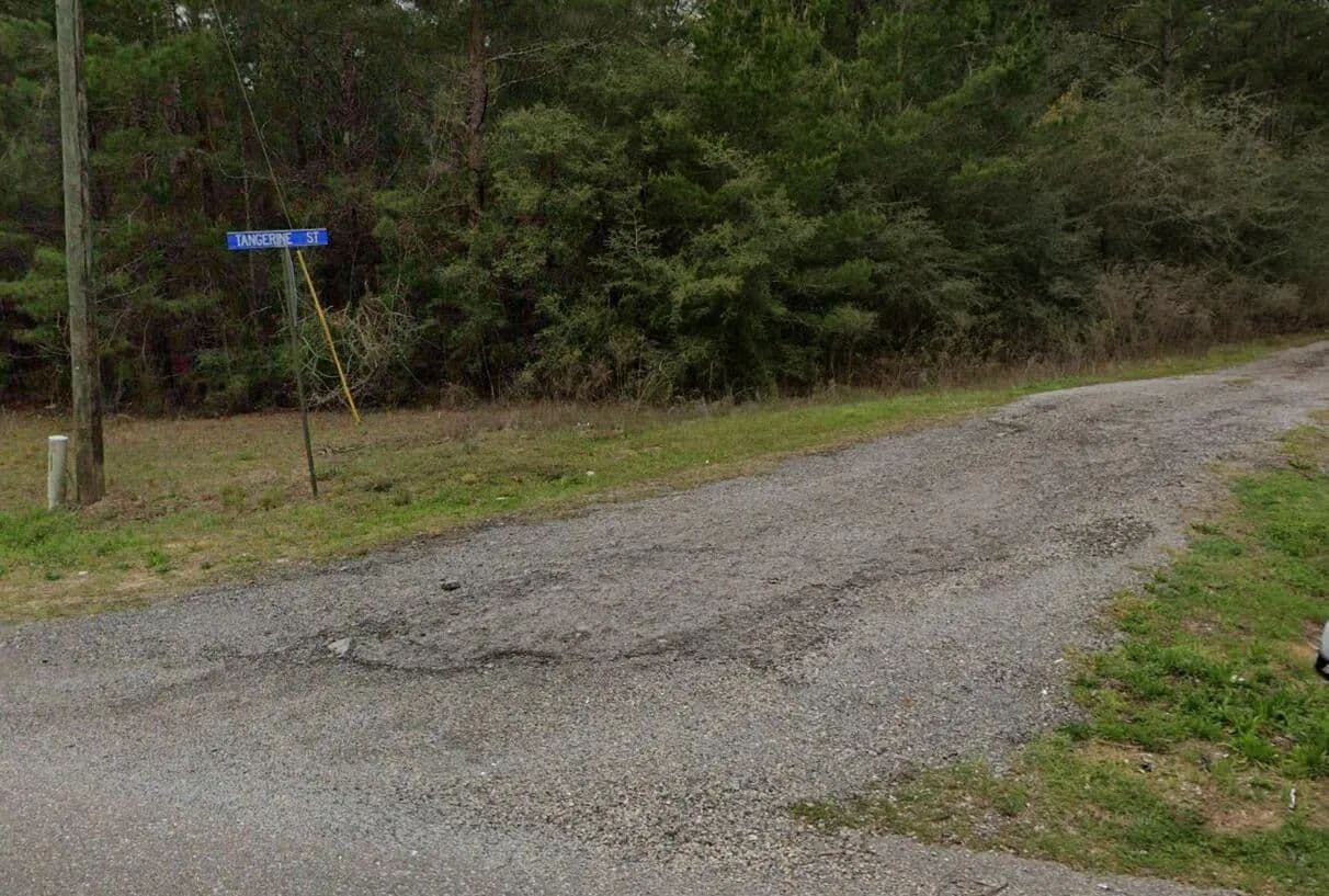 0.27 Acres of Land for Sale in Defuniak Springs, Florida - Defuniak Springs, Florida, 32433