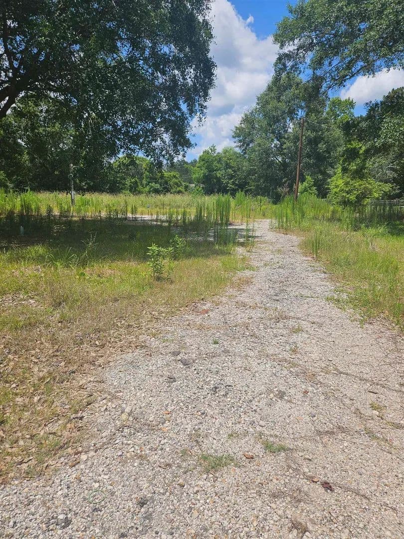0.75 Acres of Land for Sale in Silsbee, Texas - Silsbee, Texas, 77656