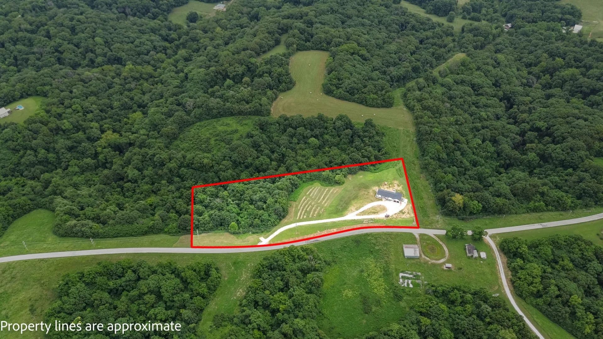 Stunning Custom Home on 6.5 Acres in Calhoun County, IL! - Hardin, Illinois, 62047