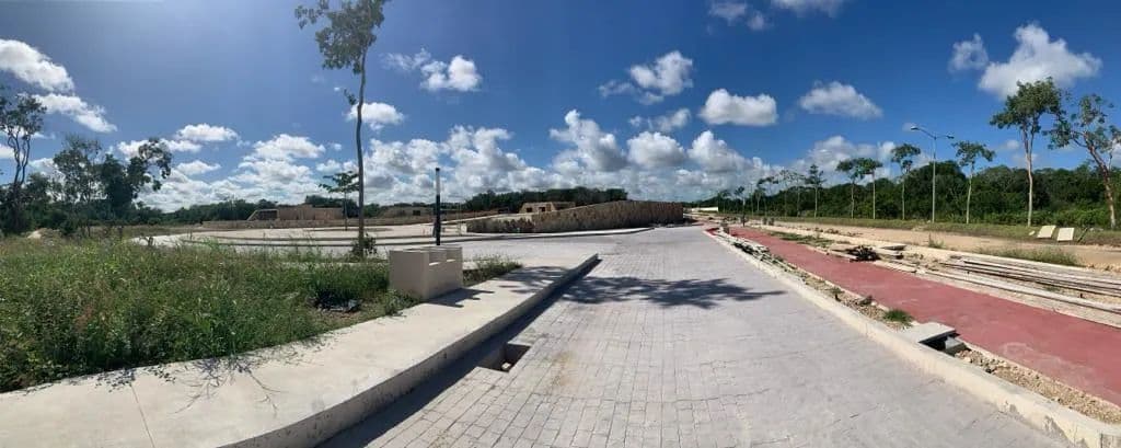 1395 metros lote residencial con todos los servicios cerca de la playa de Chuburna Puerto Merida Yucatan Mexico - land for sale