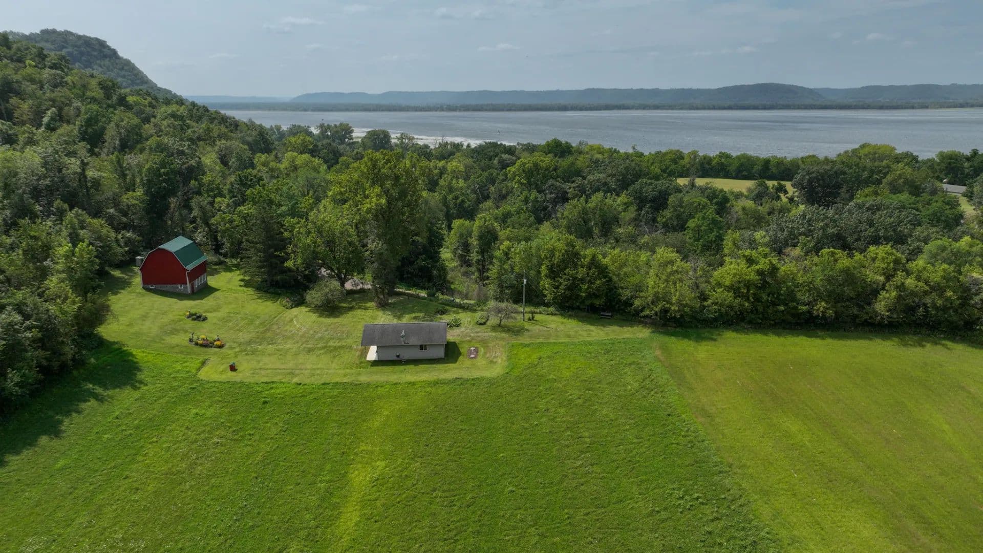 Mississippi River Valley Legacy Retreat | 42 Acres of Seclusion, Hunting & Driftless Beauty Near Genoa, Wisconsin - Genoa, Wisconsin, 54632