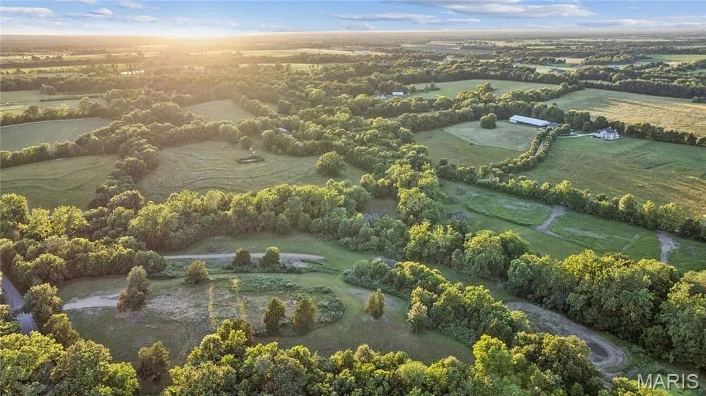 22 Acres of Land for Sale in Warrenton, MO - Warrenton, Missouri, 63383