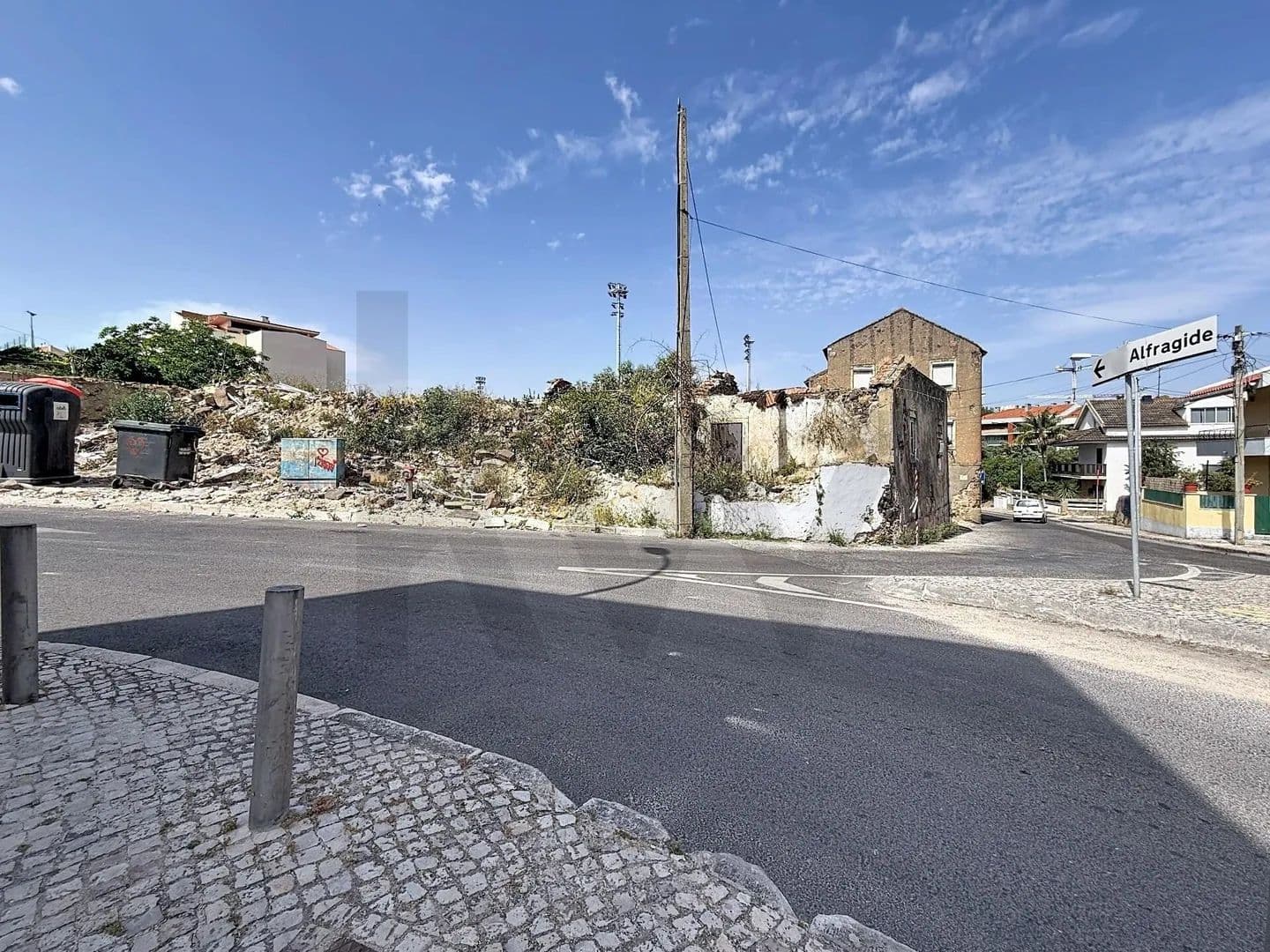 278 Acres of Land for Sale in Carnaxide e Queijas, Oeiras - land for sale