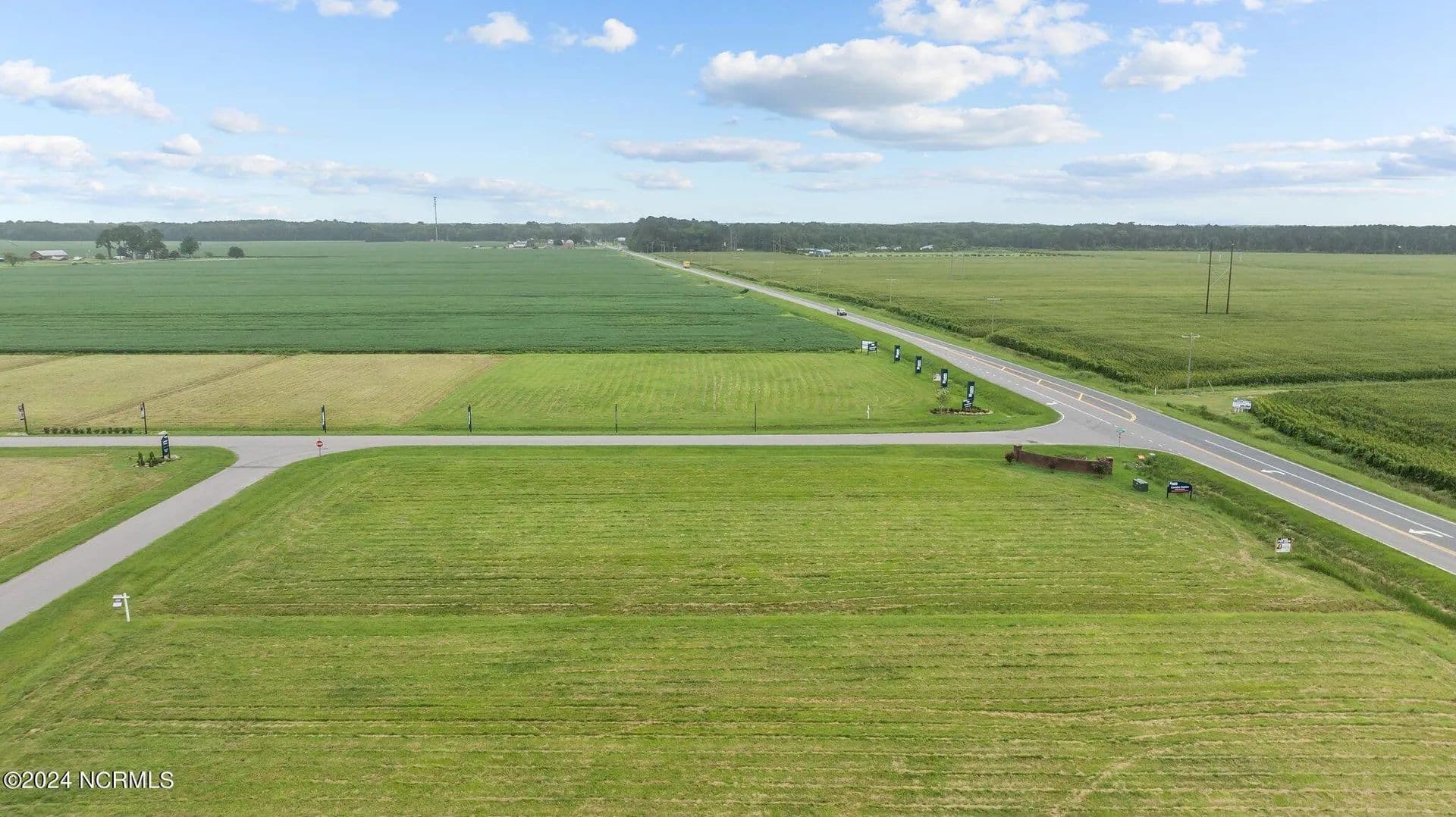 1.11 Acres of Land for Sale in Camden, North Carolina - Camden, North Carolina, 27921