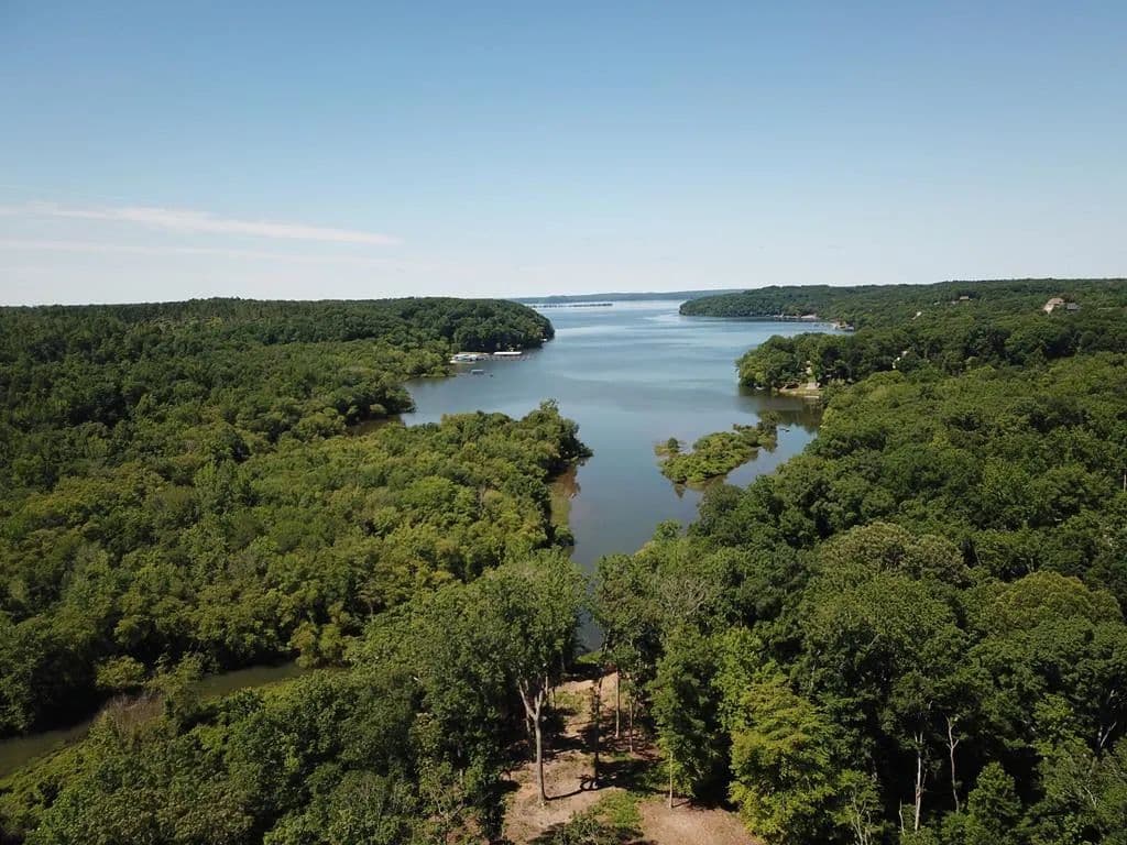 6 Acres of Land for Sale in Dover, Tennessee - Dover, Tennessee, 37058