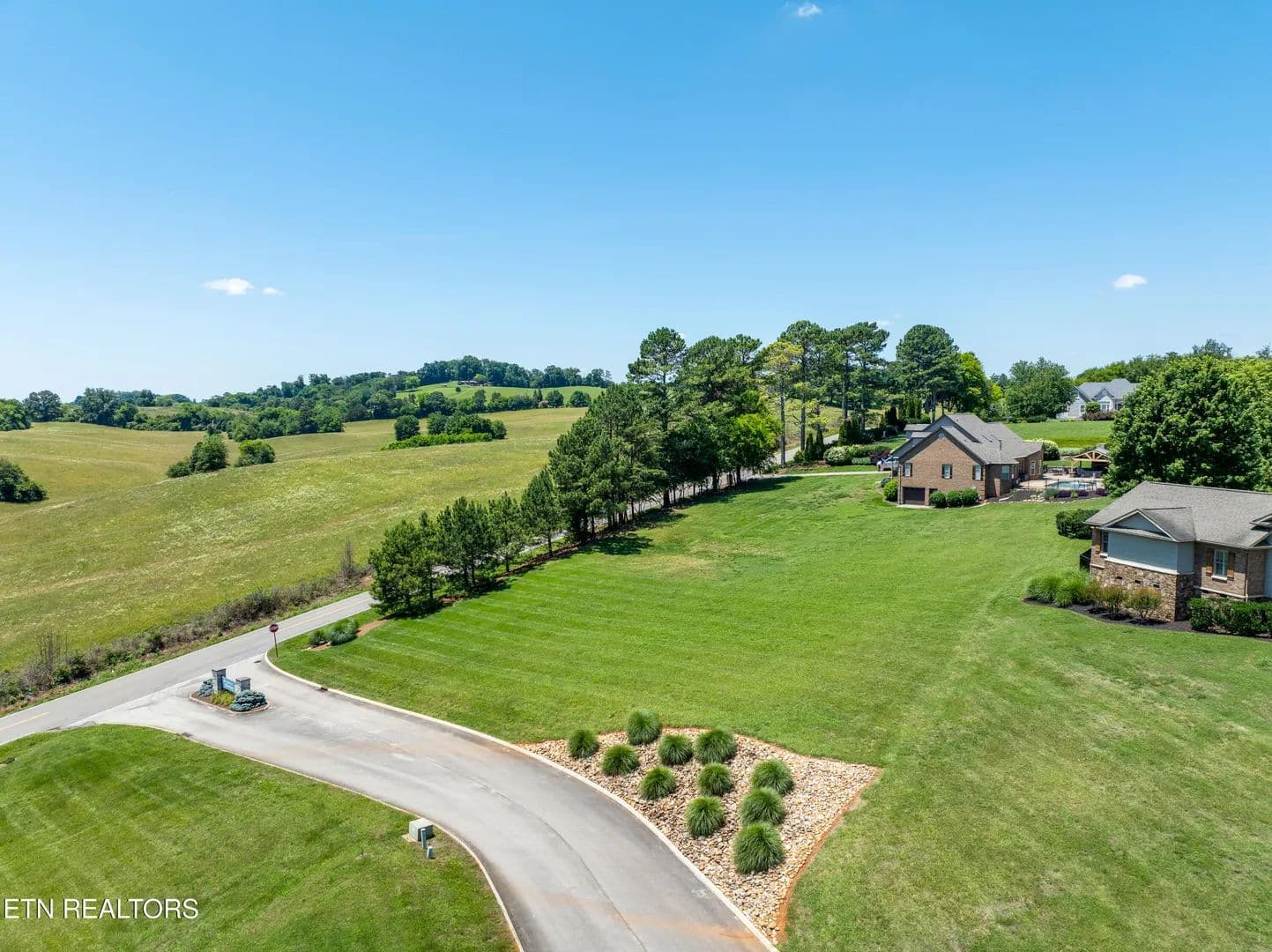 0.57 Acres of Land for Sale in Louisville, Tennessee - Louisville, Tennessee, 37777