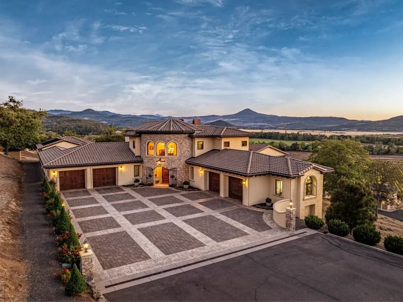 Celtic Moon Estate & Vineyard - 766 Meridian Road