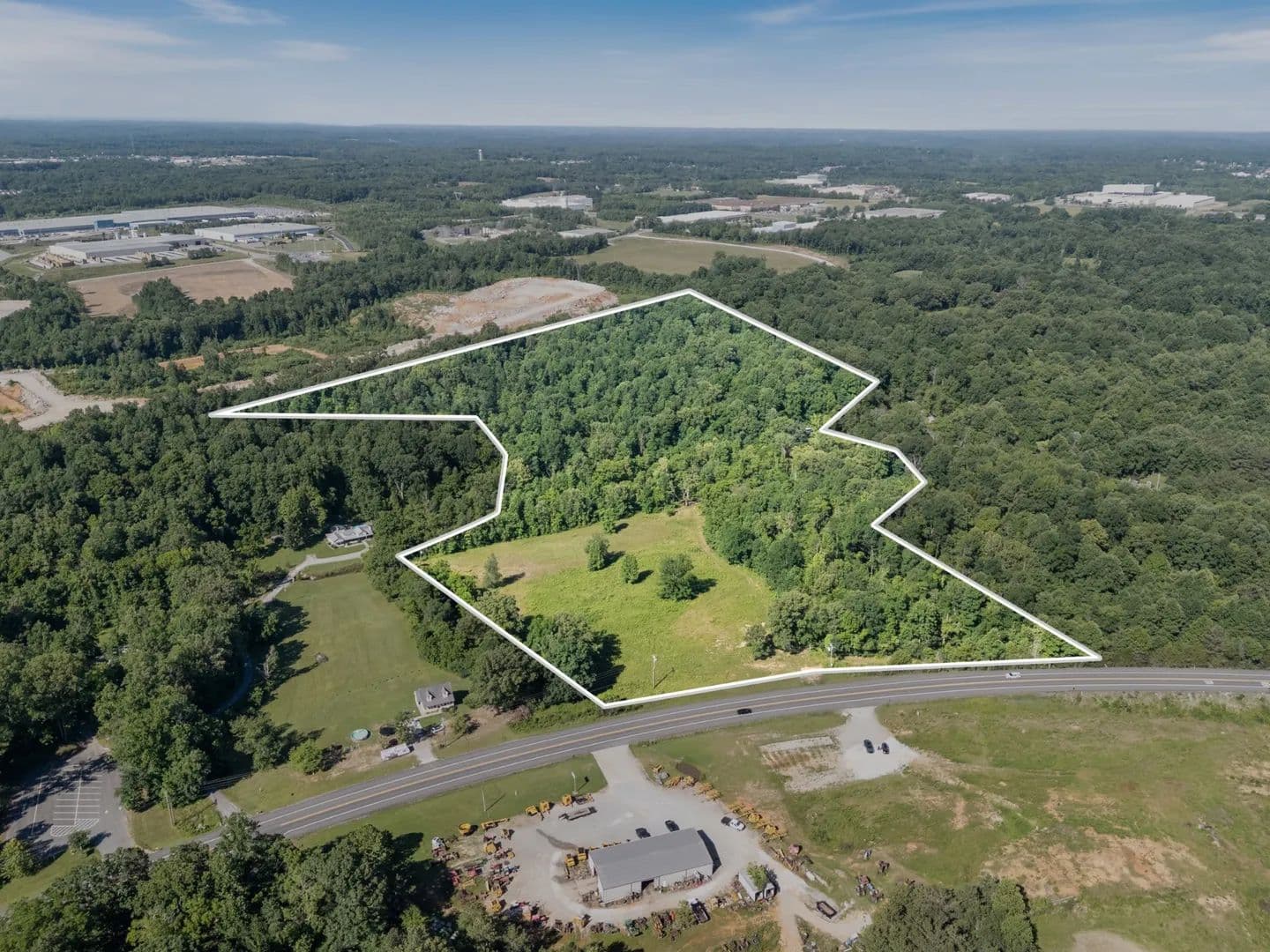 27.23 Acres of Land for Sale in Burns, Tennessee - Burns, Tennessee, 37029
