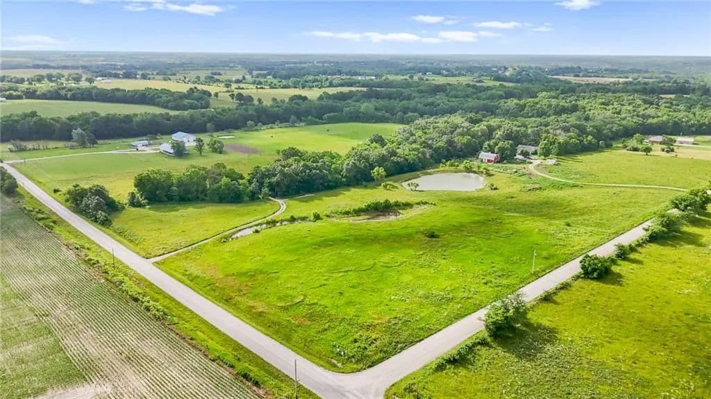 9.36 Acres of Land for Sale in Odessa, Missouri - Odessa, Missouri, 64076