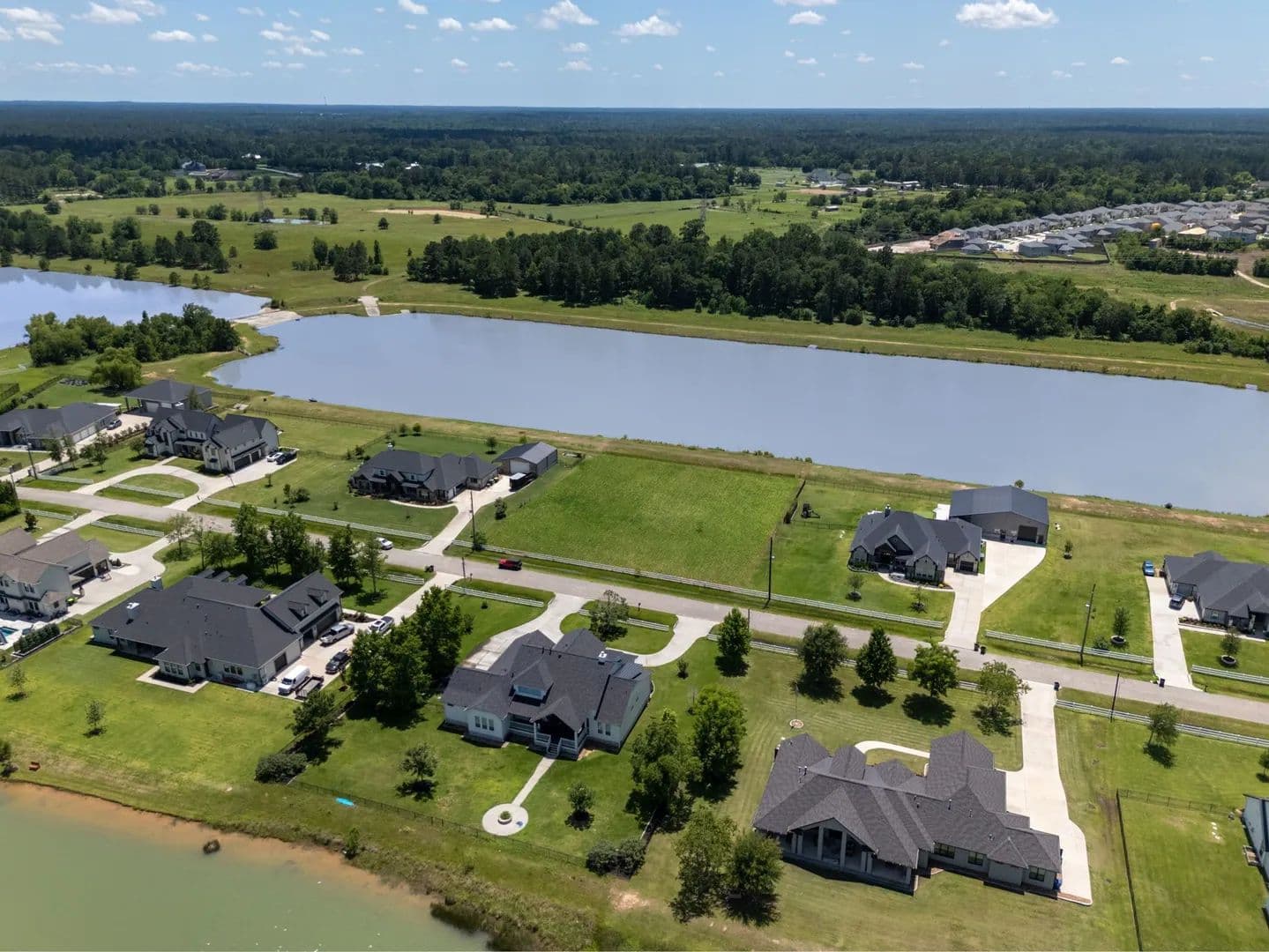 Property from 11918 W Border Oak Dr - KW - Magnolia, Texas, 77354