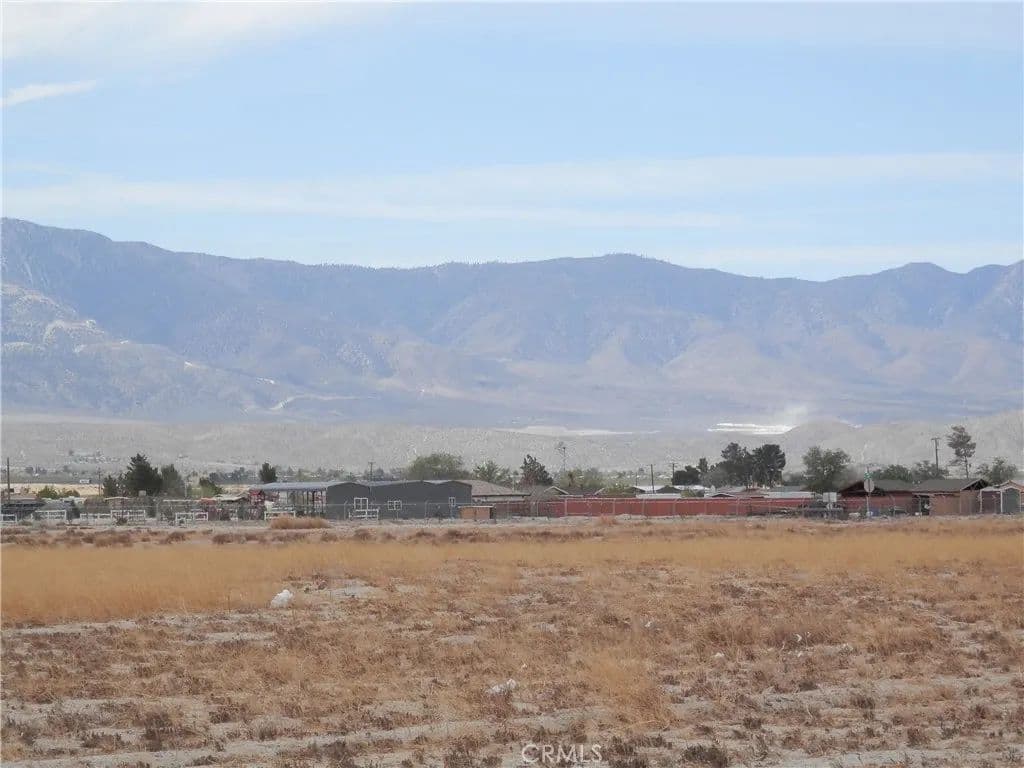 10.1 Acres of Land for Sale in Lucerne Valley, California - Lucerne Valley, California, 92356