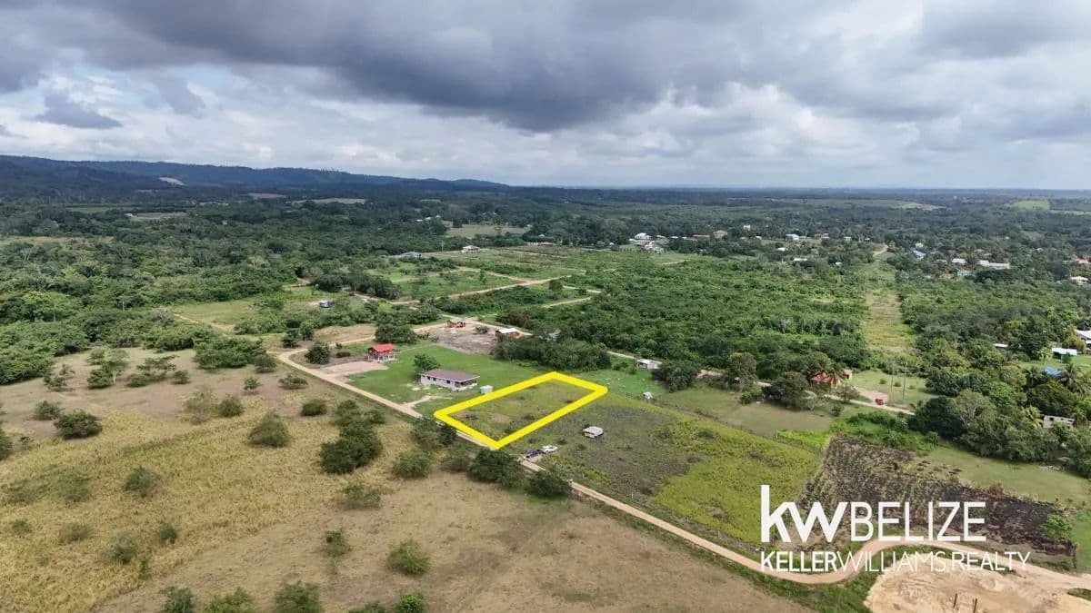 Fenced Lot in Santa Familia Village Belize - land for sale