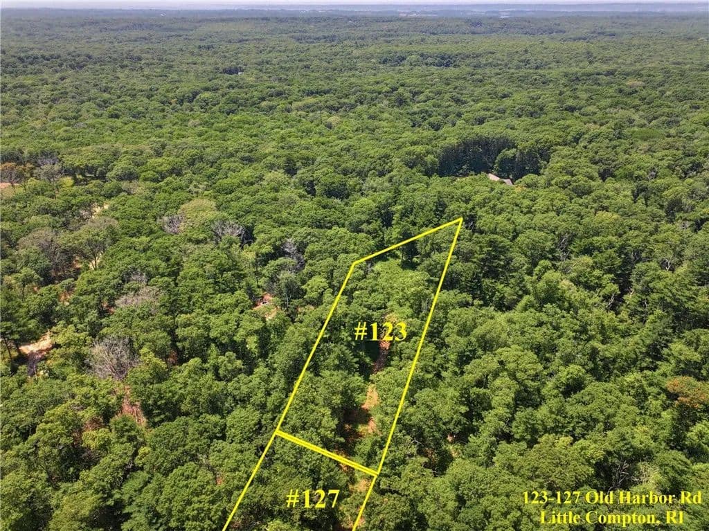 10.2 Acres of Land for Sale in Little Compton, RI - Little Compton, Rhode Island, 02837