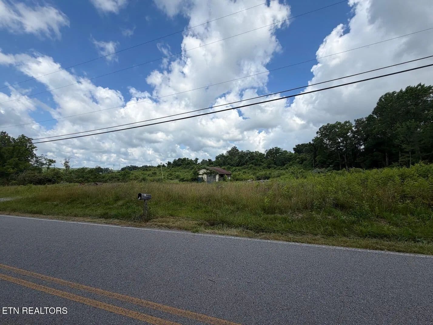 2.1 Acres of Land for Sale in Crossville, Tennessee - Crossville, Tennessee, 38555