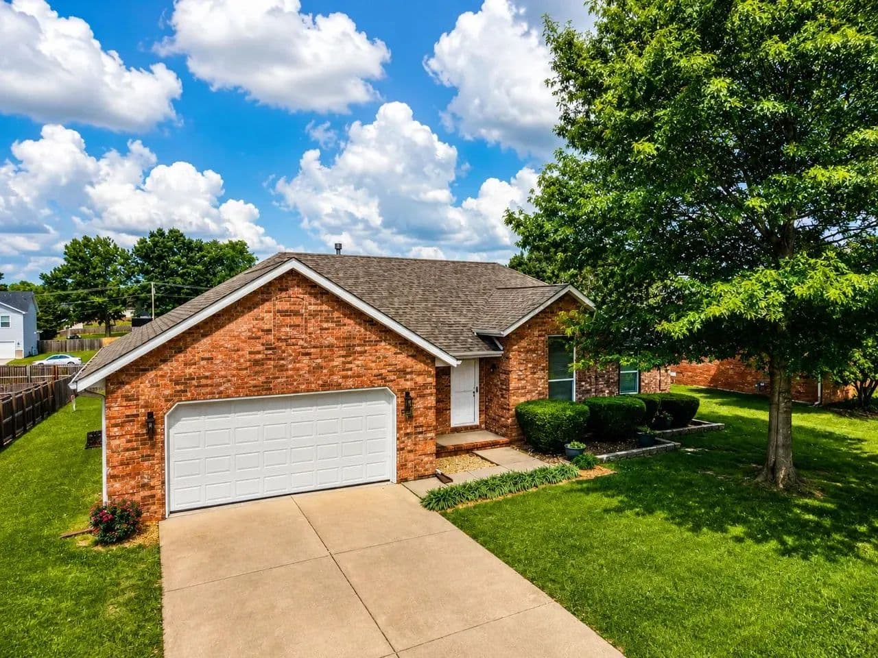 3 Bed 2 Bath All Brick Home Republic, MO - Republic, Missouri, 65738