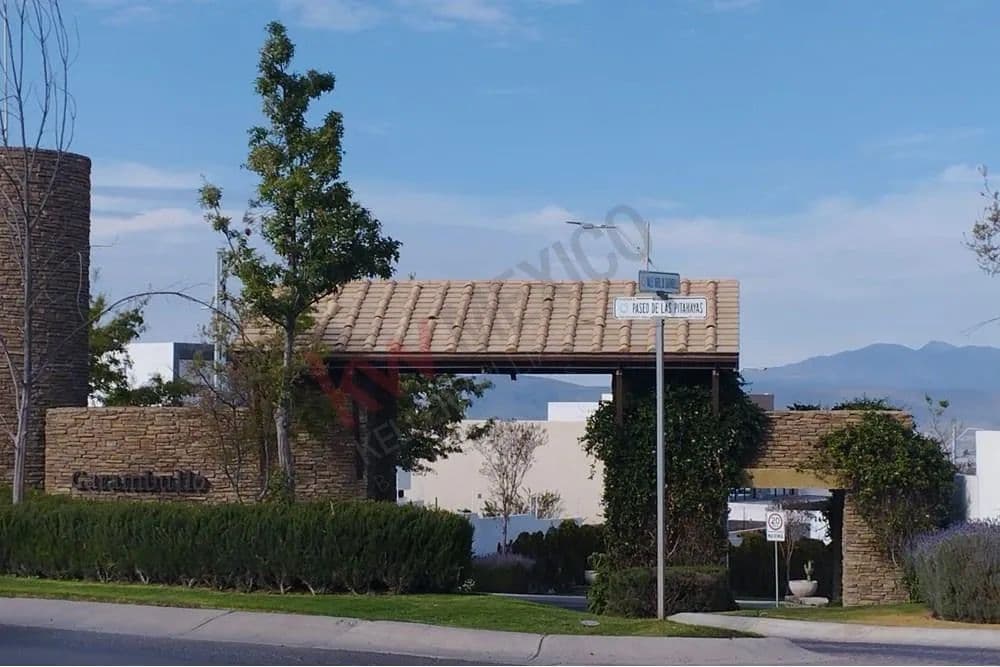 "Refugio de Prestigio: Terreno Exclusivo en venta en Zibatá, Querétaro. - land for sale