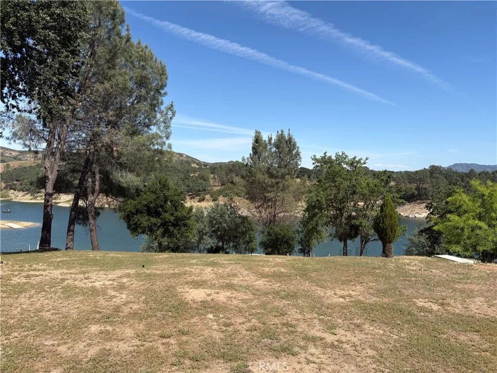 Property from 6075 Nacimiento Shores Rd - KW - Lake Nacimiento, California, 93426