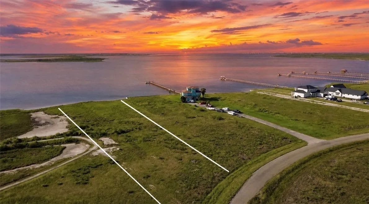 1.29 Acres of Land for Sale in Rockport, TX - Rockport, Texas, 78382