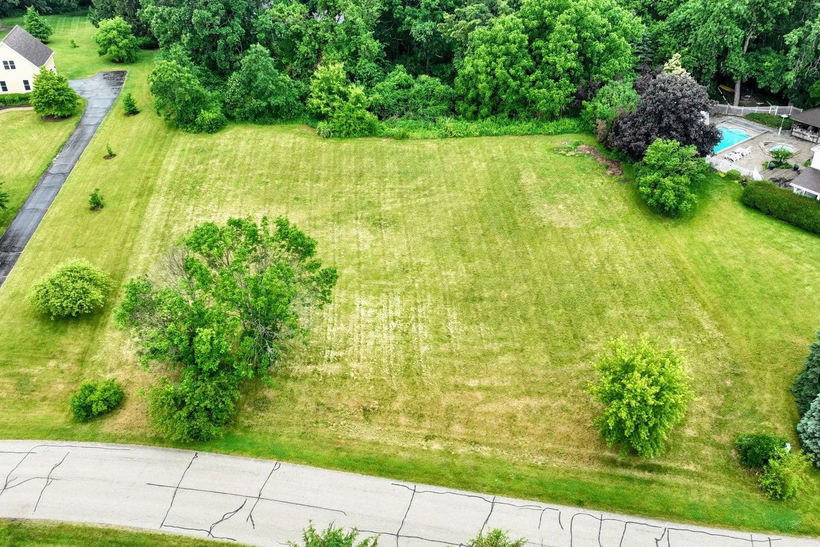 1.25 Acres of Land for Sale in Elgin, Illinois - Elgin, Illinois, 60124