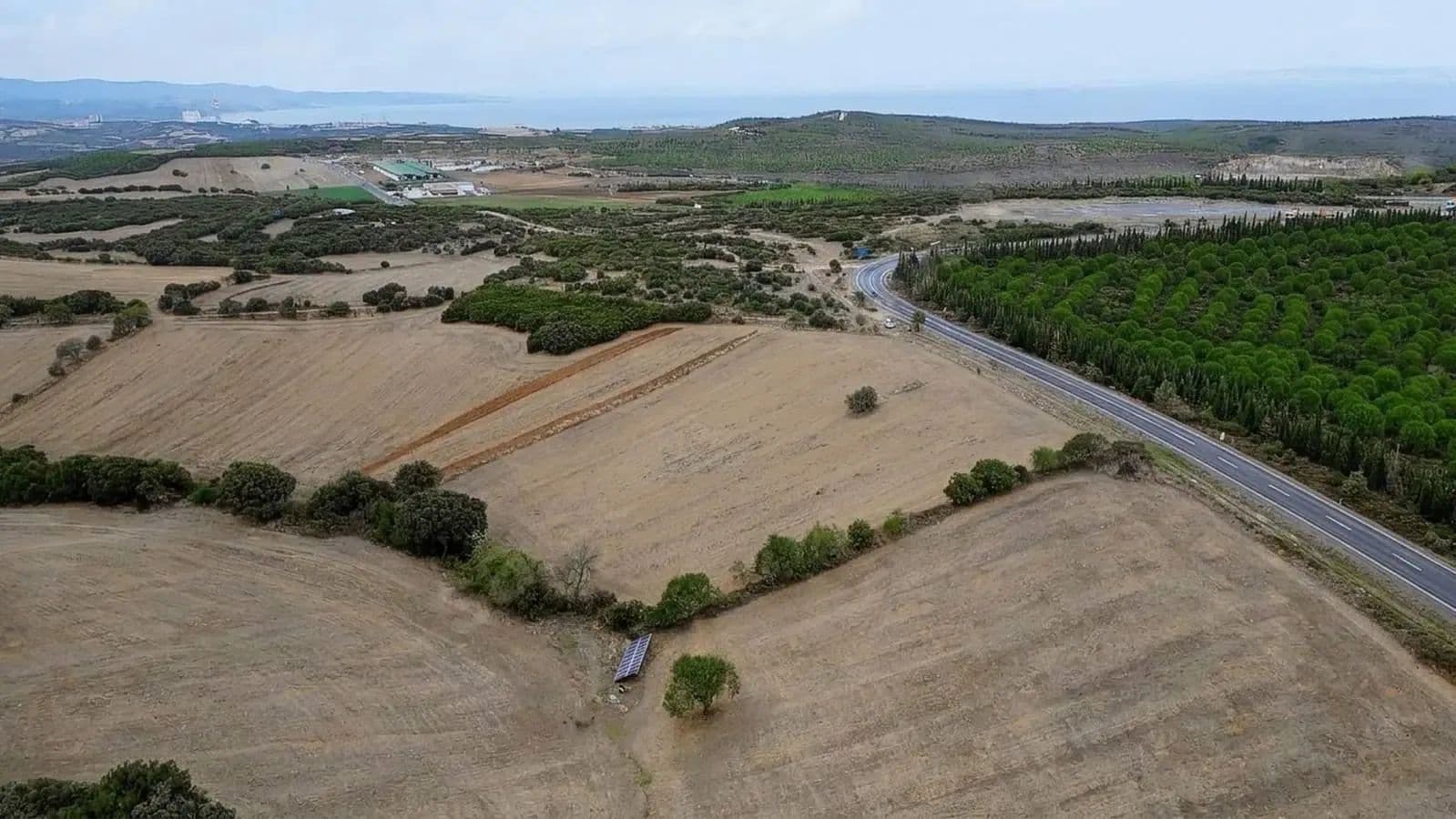 Çanakkale Biga'da satılık yatırıma uygun 10.350 metrekare tarla - land for sale