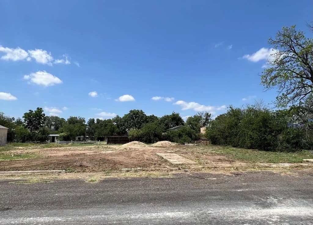 0.32 Acres of Land for Sale in Ozona, Texas - Ozona, Texas, 76943