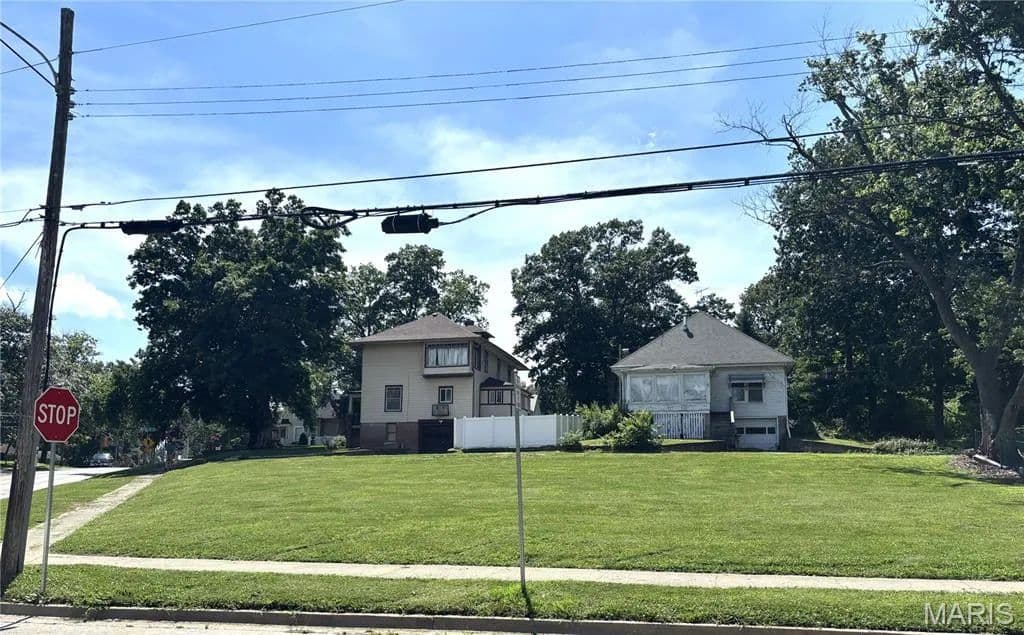 Property from 703 N Elm Street - KW - Greenville, Illinois, 62246