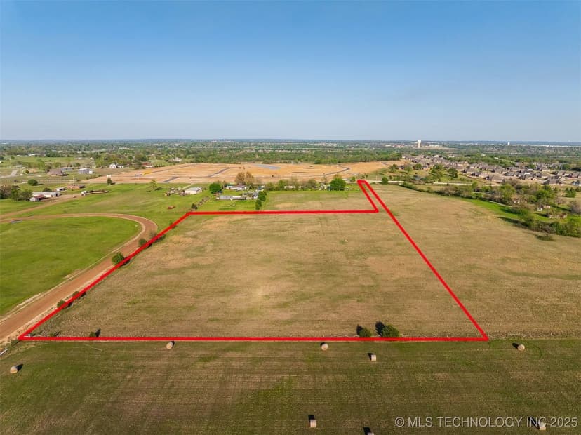 Property from 1 N Memorial Drive - KW