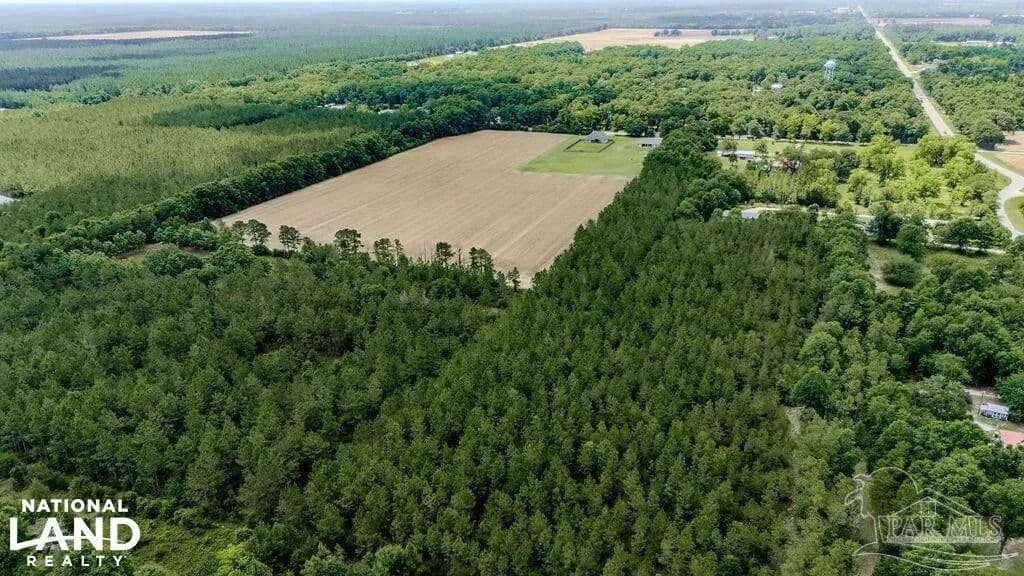 Acreage for Homesite in Chumuckla - Pace, Florida, 32571