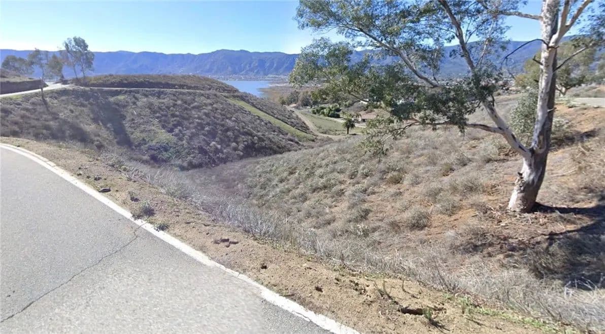 Property from 0 skyline - KW - Lake Elsinore, California, 92530