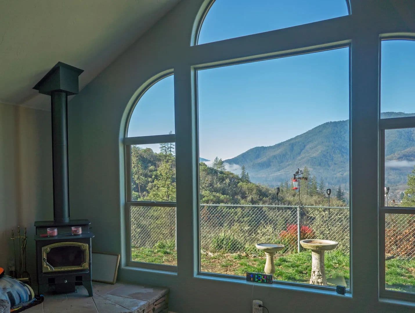 ROGUE RIVER RETREAT - Rogue River, Oregon, 97537