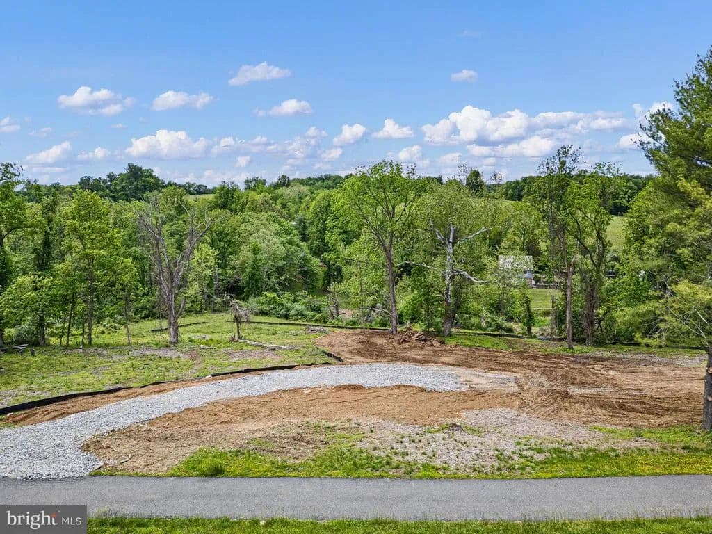 Property from 5 PHEASANTS RIDGE S - KW - Wilmington, Delaware, 19807