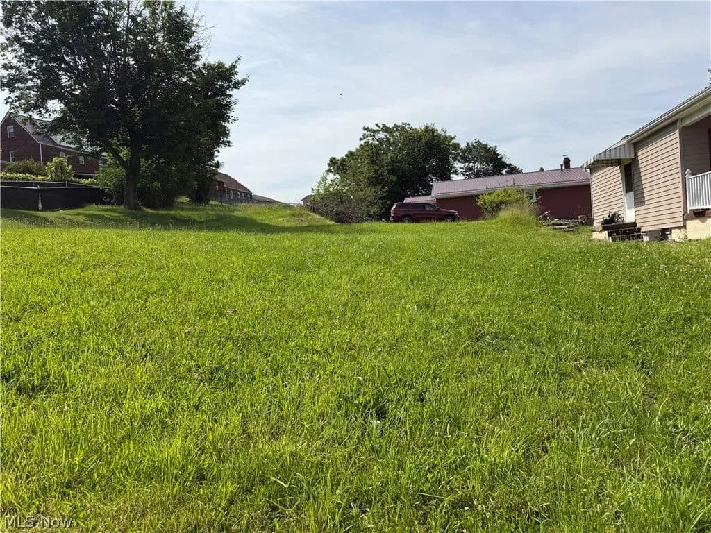 0.13 Acres of Land for Sale in Weirton, West Virginia - Weirton, West Virginia, 26062