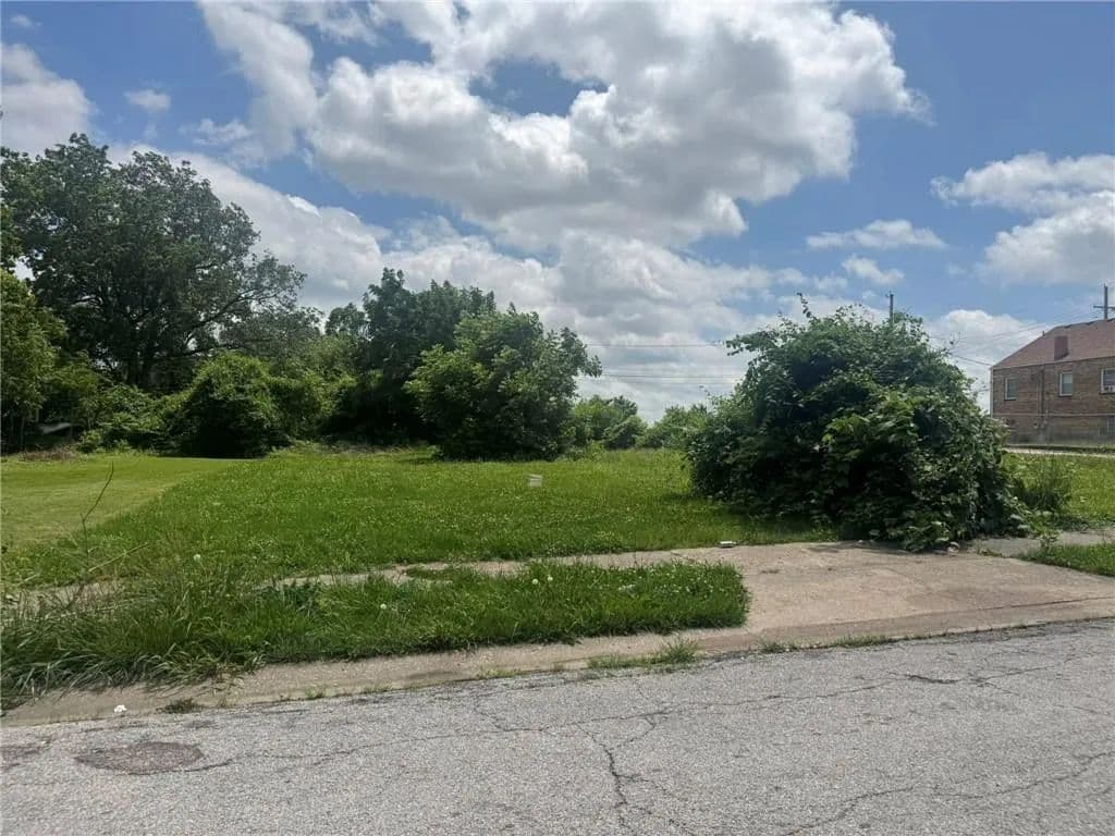 7341 Acres of Land for Sale in Kansas City, MO - Kansas City, Missouri, 64132