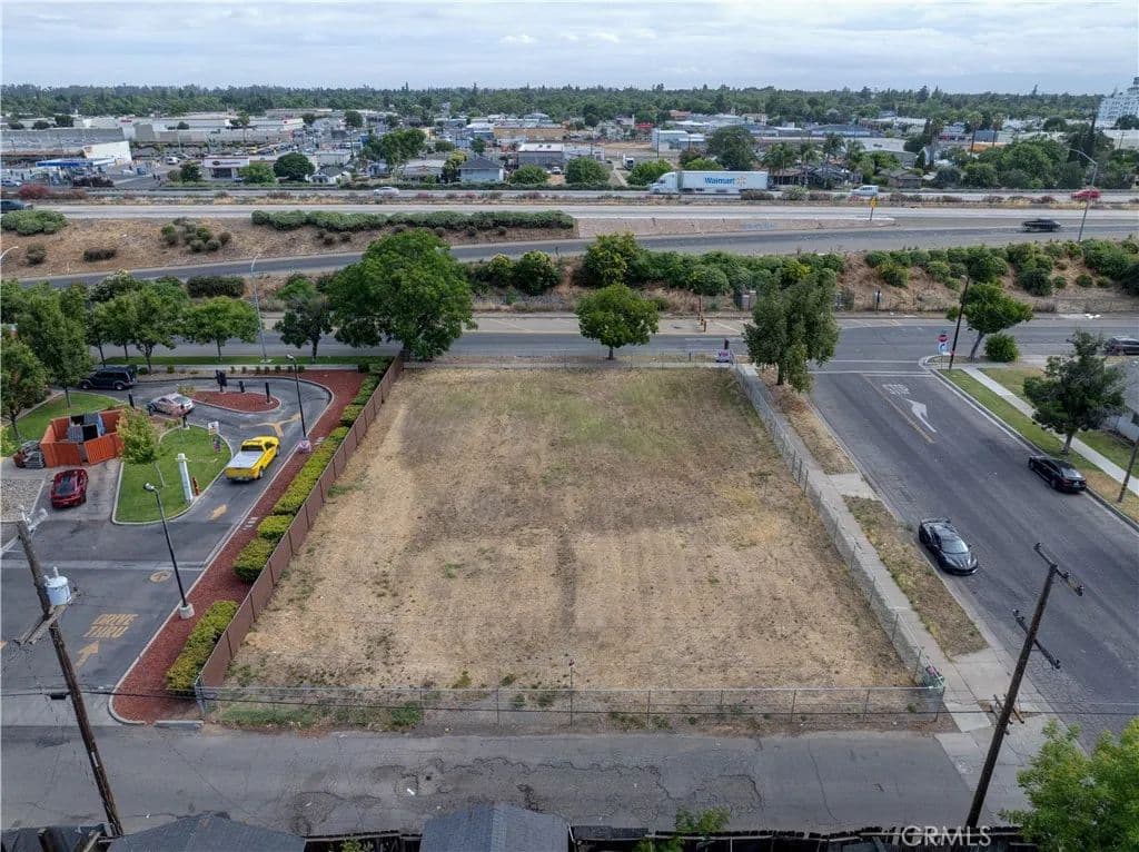 Property from 1004 W 13th - KW - Merced, California, 95341