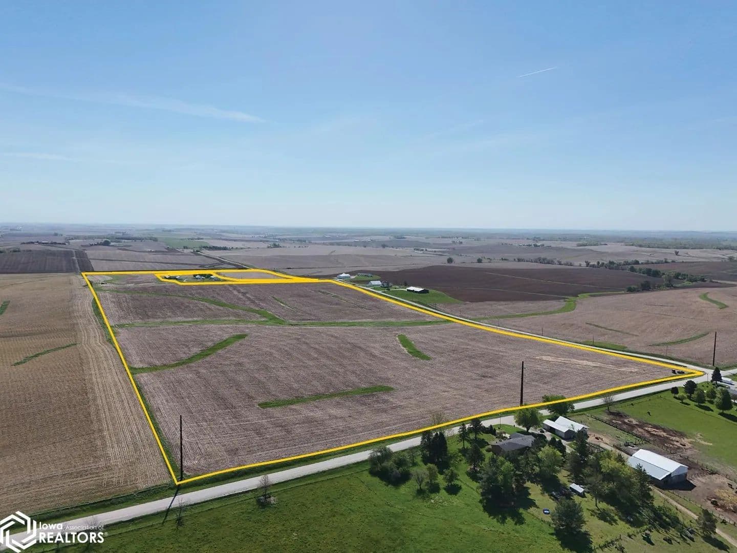 112 Acres of Land for Sale in Blairstown, Iowa - Blairstown, Iowa, 52301