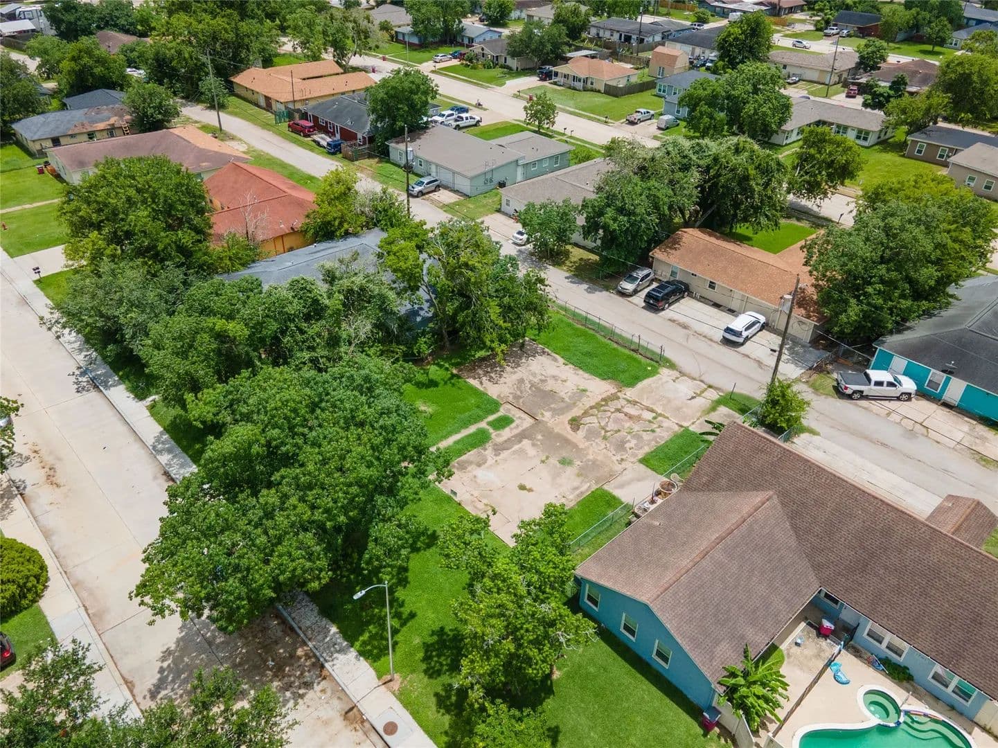 0.18 Acres of Land for Sale in Freeport, Texas - Freeport, Texas, 77541