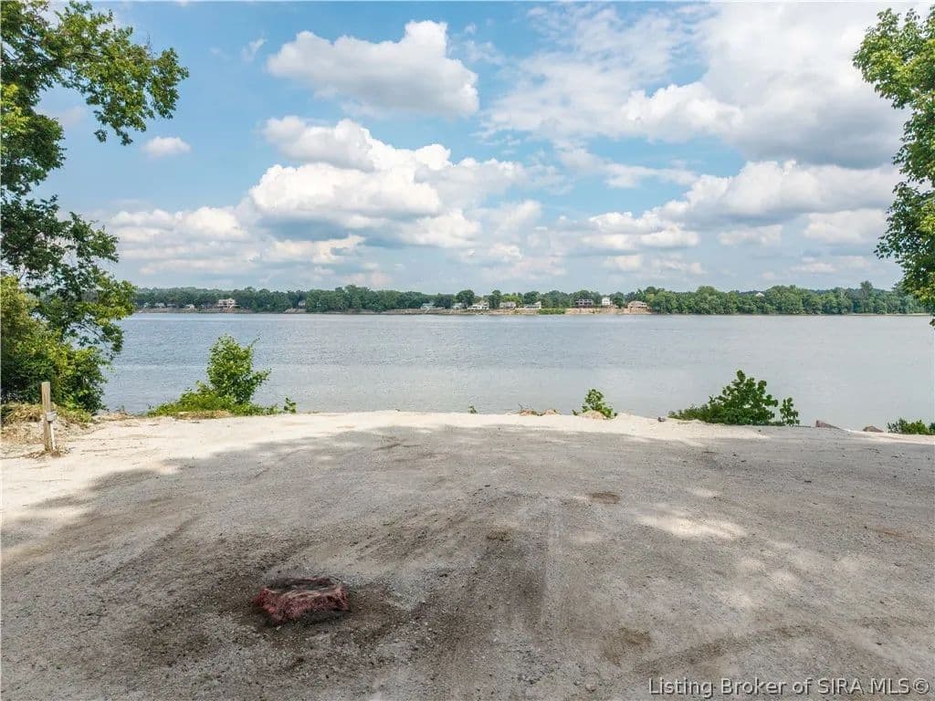 0.92 Acres of Land for Sale in Jeffersonville, Indiana - Jeffersonville, Indiana, 47130