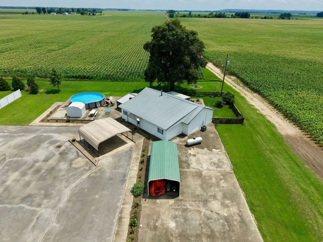 Well-Maintained 4-Bedroom, 2-Bath Home in Malden, MO - Malden, Missouri, 63863