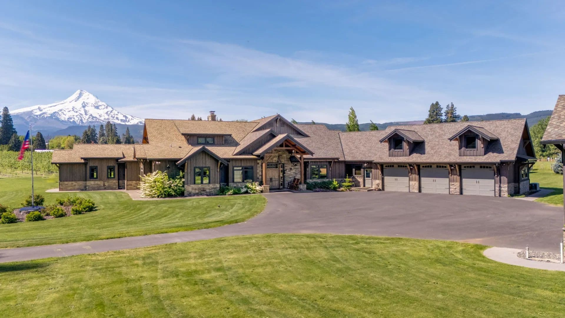 Scenic Hood River Valley Estate - Mount Hood, Oregon, 97041