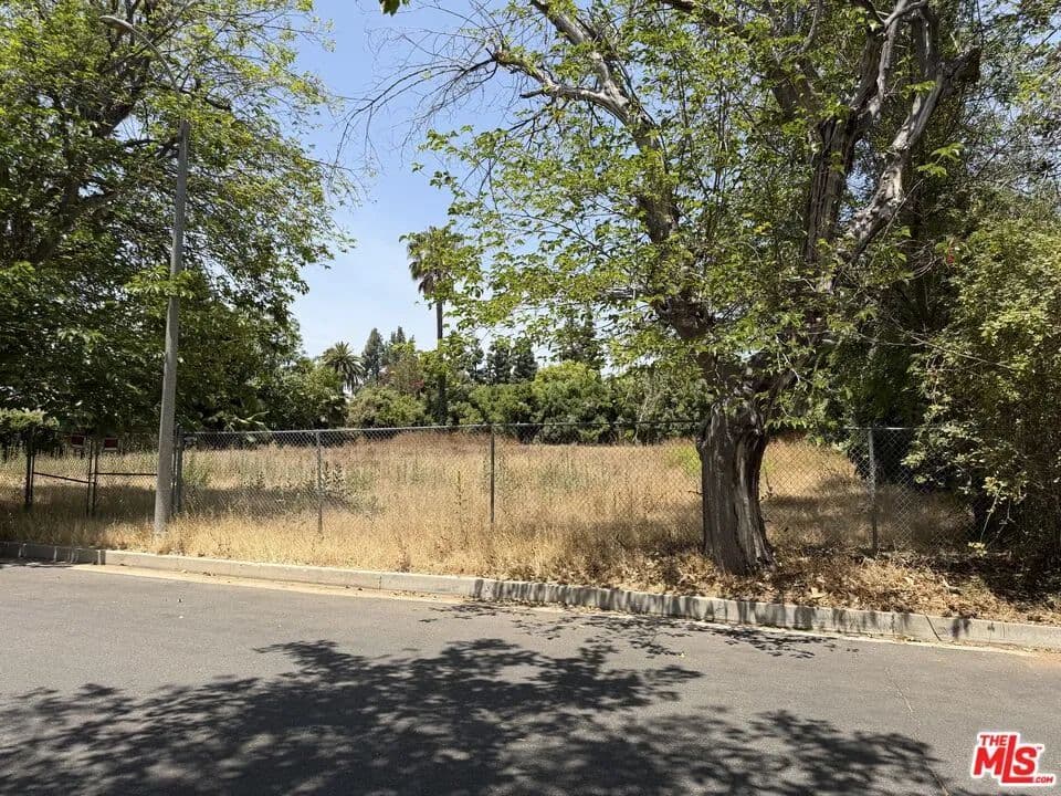 Property from 19515 Romar St - KW - Northridge, California, 91324
