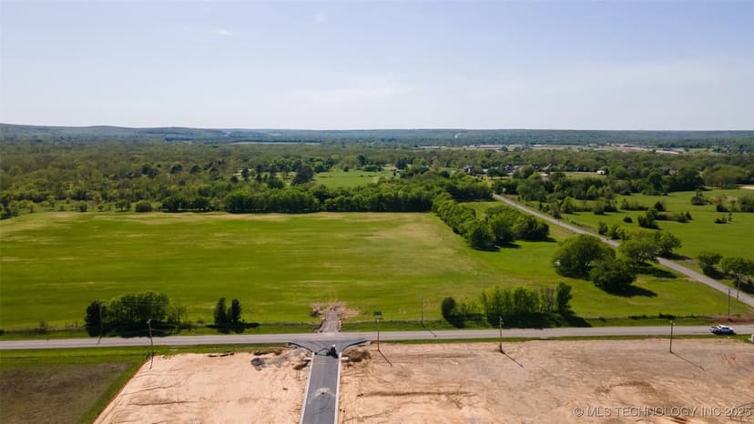 Property from 78 SE Lenapah Street - KW