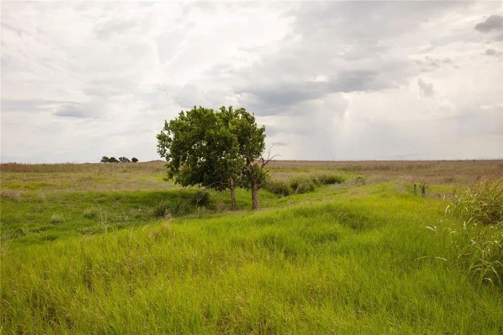154.1 Acres of Land for Sale in Kingfisher, OK - Kingfisher, Oklahoma, 73742